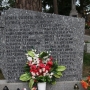 Jaminy - pomnik pomordowanych przez NKWD na cmentarzu przykościelnym