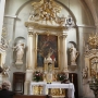 Ołtarz główny z obrazem Augustyna Mirysa przedstawiajacym Wniebowzięcie Najświętszej Marii Panny.