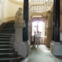 Sień Wielka pałacu z atlantami podpierającymi schody autorstwa Jana Chryzostoma Redlera.
