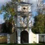 Siennica - dzwonnica przy kościele.