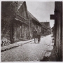 Brukowana ulica Zabłudowa około 1930 roku. 