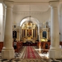 Widok spod chóru na wnętrze kościoła p.w. Świętej Trójcy.