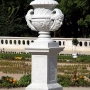 Rzeźby w parku pałacowym (1750 i 1954)