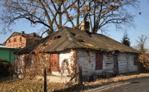 Drewniany dom - przykład starego budownictwa podlaskiego w Międzyrzecu