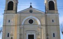 Zabytkowy kościół parafialny p.w. ss. Piotra i Pawła